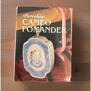 NWT Vintage Porcelain Cameo Pomander Closet, Christmas tree, drawer diffuser